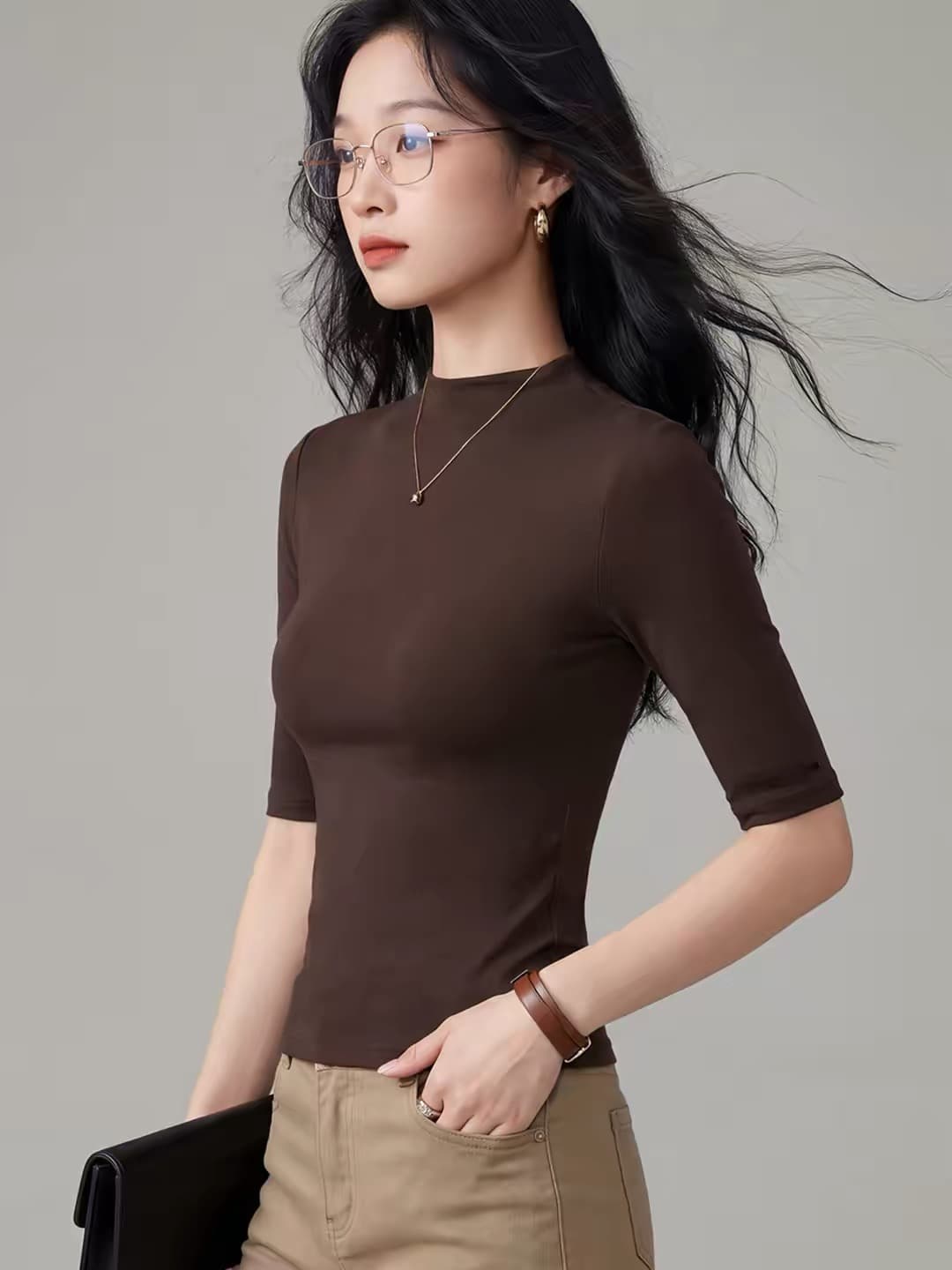 2026 이른 가을 새로운 작은 스탠드 칼라 5 점 소매 티셔츠 여성 몸매 가꾸기 슬림해 보이는 품격 기본 셔츠 미니멀리즘 중간 소매 맨위 상세 이미지 2