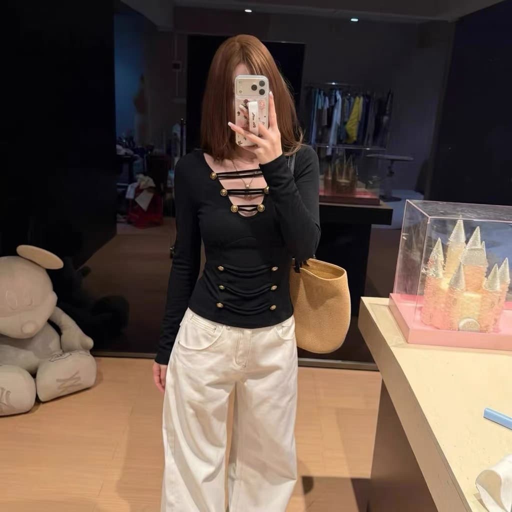 섹시함 로얄 자매 깊은 V 넥 단추 쇄골 긴팔 티셔츠 여성 가을 유럽과 미국 몸매 가꾸기 화이트 맨위 긍정적 인 어깨 기본 셔츠 이미지 3