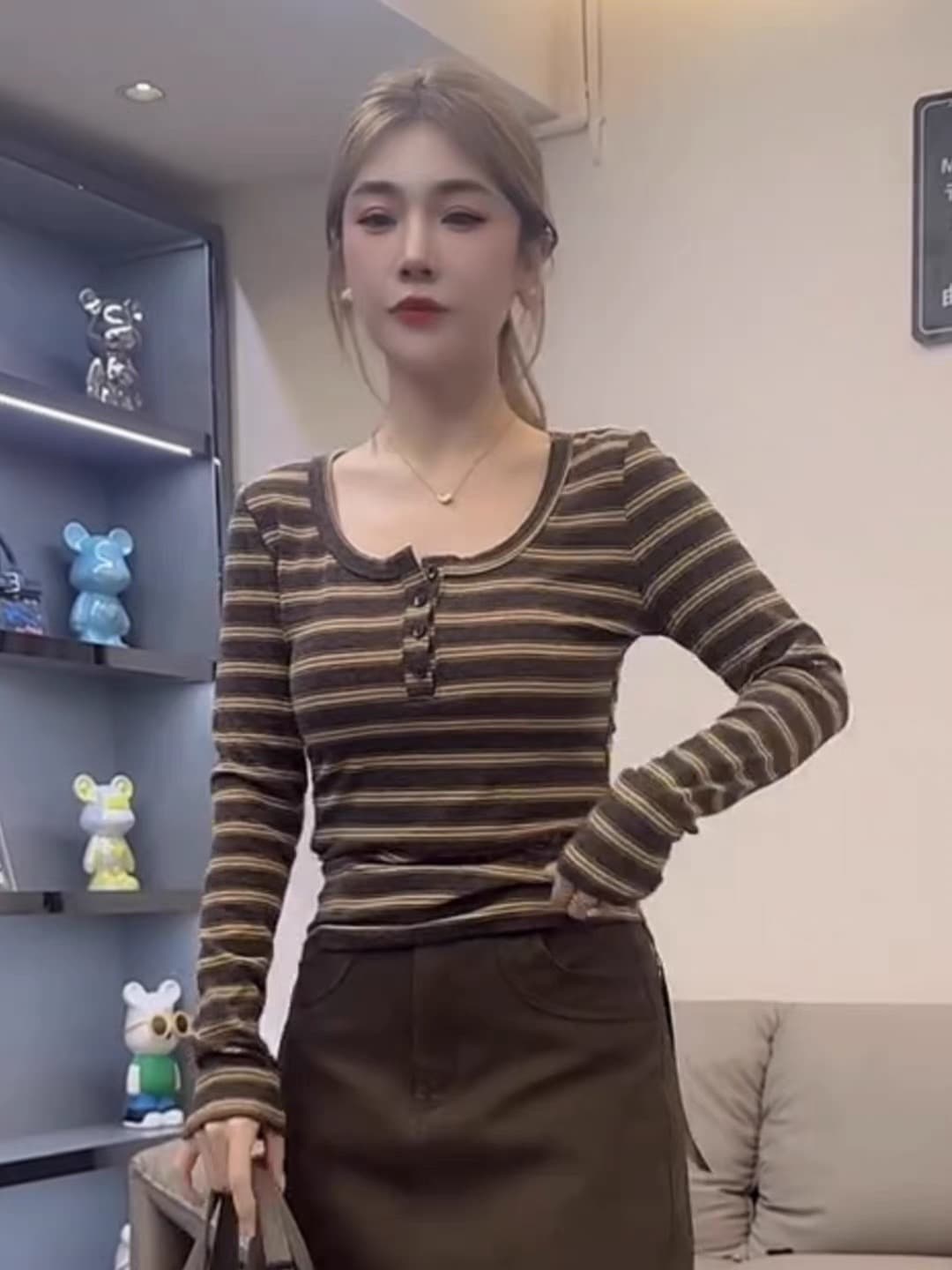 레트로 스타일 u 칼라 단추 스트라이프 긴팔 기본 셔츠 티셔츠 여성 2026 가을 새로운 인사이드 가져 가라. 몸매 가꾸기 슬림해 보이는 맨위