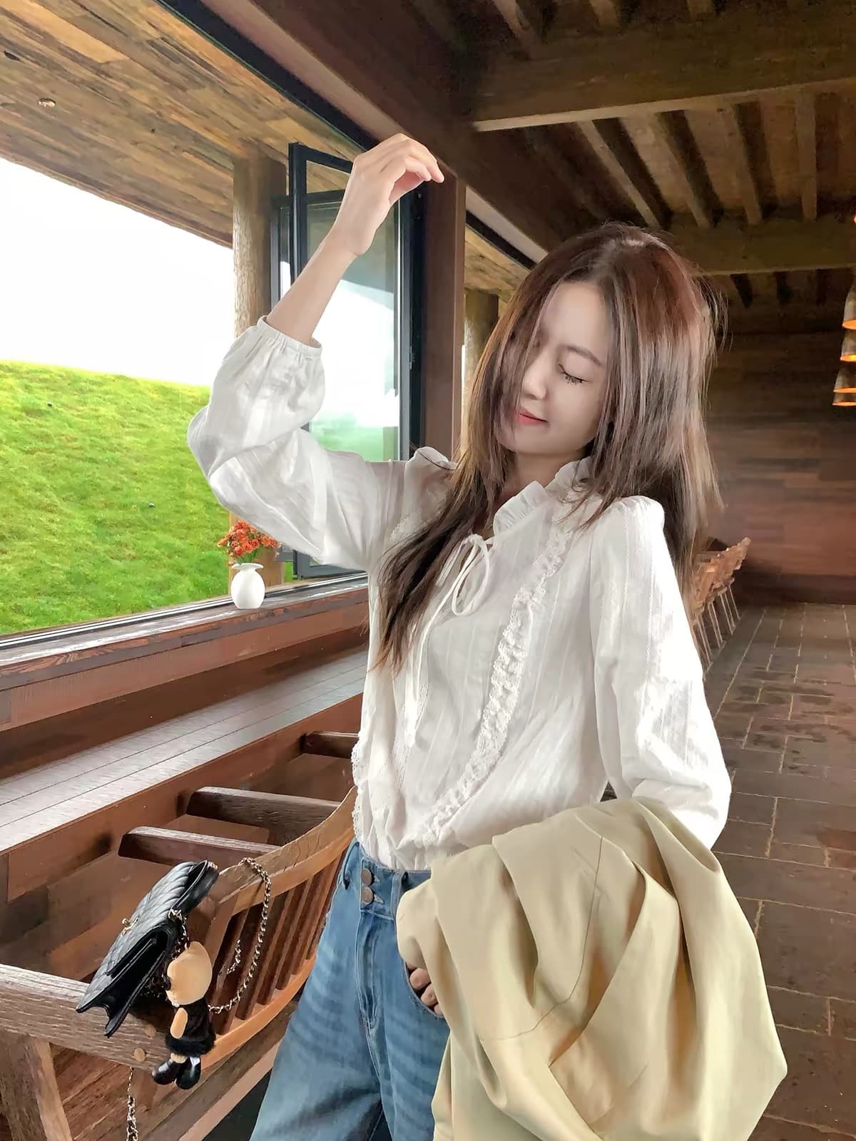 프랑스식 레이스업 레이스 칼라 화이트 벌룬 소매 긴팔 여성 셔츠 가을 디자인 센스 셔츠 맨위 상세 이미지 1