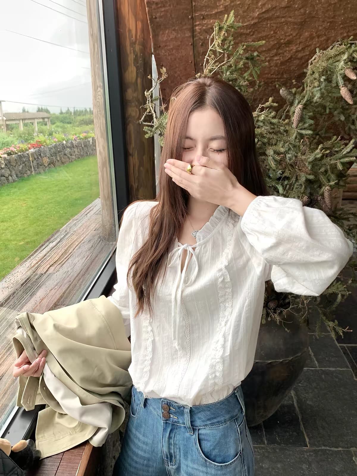 프랑스식 레이스업 레이스 칼라 화이트 벌룬 소매 긴팔 여성 셔츠 가을 디자인 센스 셔츠 맨위 상세 이미지 2
