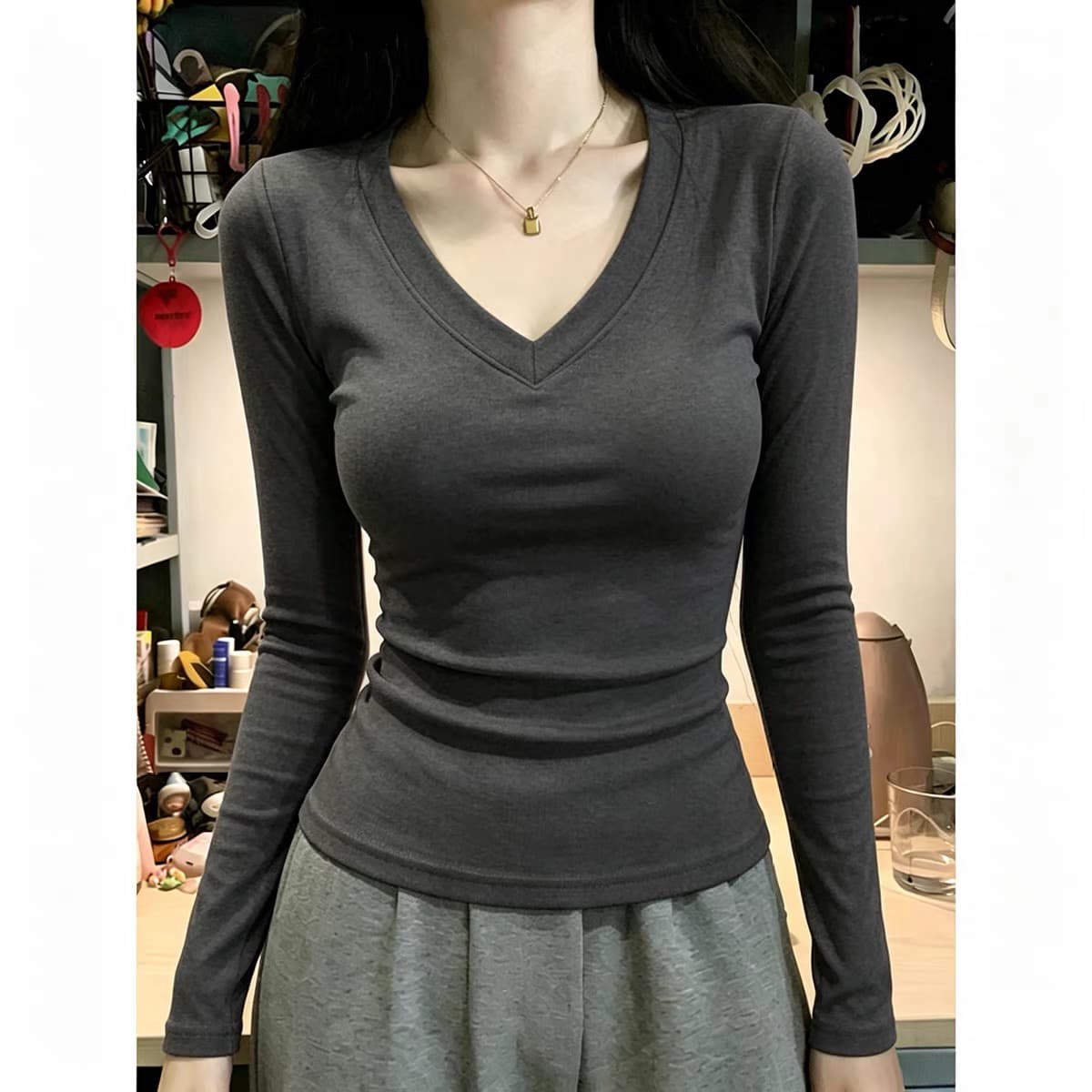 화이트 한 부서 긍정적 인 어깨 V넥 긴팔 티셔츠 여성 초기 가을 착용 가져 가라. 몸매 가꾸기 슬림해 보이는 외출용 인사이드 가져 가라. 기본 셔츠 맨위 상세 이미지 6