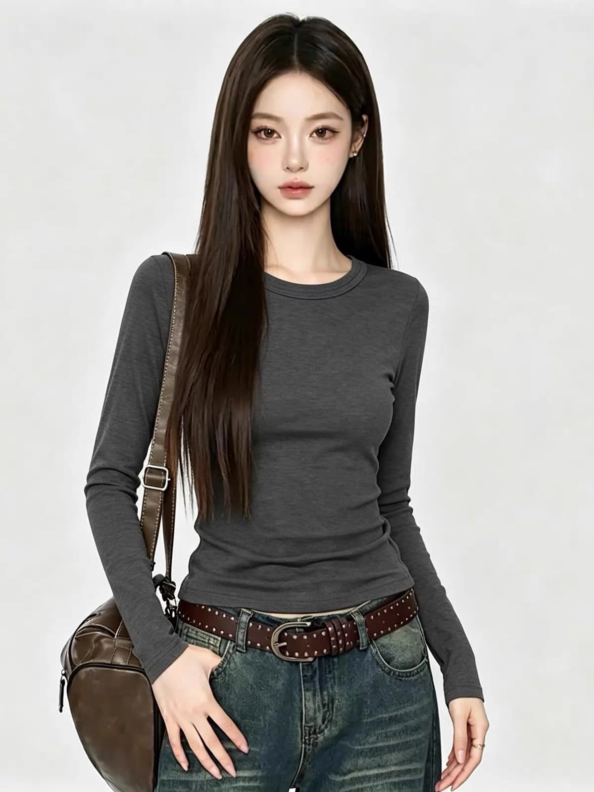 2026 새로운 Chic 고유 한 핫걸 라운드 넥 검정색 만나는 긴팔 티셔츠 여성 가을 디자인 센스 작은 대중 맨위 이미지 2