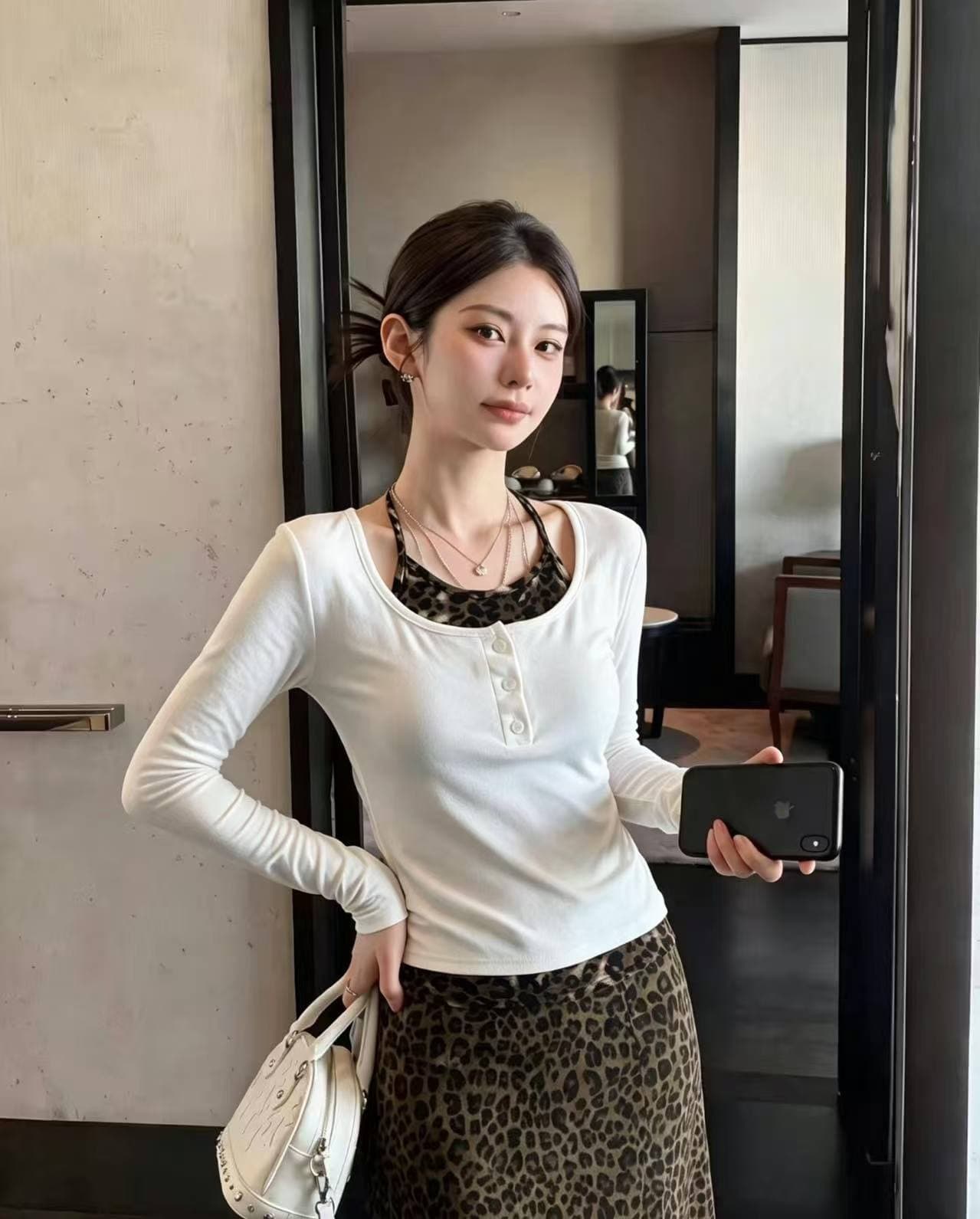 달콤한 핫걸 레오파드 무늬 패치워크 페이크 레이어드 긴팔 티셔츠 여성 행침 목 몸매 가꾸기 슬림해 보이는 기본 셔츠 맨위 상세 이미지 4