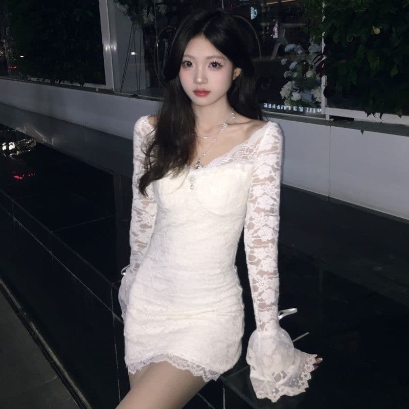 sisi jiang 레이스 암호 품격 부드러운 타이트 나팔 소매 타이트 스커트 화이트 몸매 가꾸기 드레스