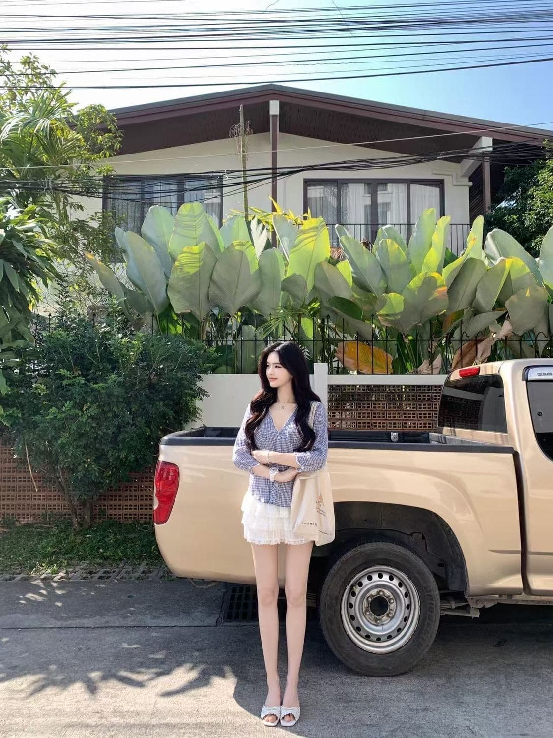 한국 스타일 miu 부서 체크무늬 프릴 V넥 7부 소매 여성 셔츠 2026 봄 새로운 Chic 디자인 센스 맨위 이미지 3