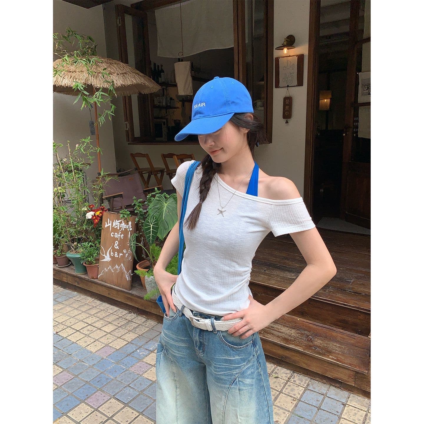 송 긍정적 인 En 화이트 비스듬한 어깨 반팔 티셔츠 여성 여름 한 부서 질감 센스 허리 수축 슬림해 보이는 몸매 가꾸기 오프숄더 맨위 트렌디 이미지 5