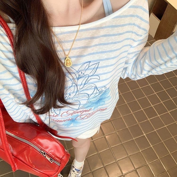 한 번 작은 짭짤한 한 부서 파란색 스트라이프 비스듬한 어깨 오프숄더 긴팔 티셔츠 여성 여름 새로운 얇은 스타일 자외선 차단 블라우스 맨위 이미지 4