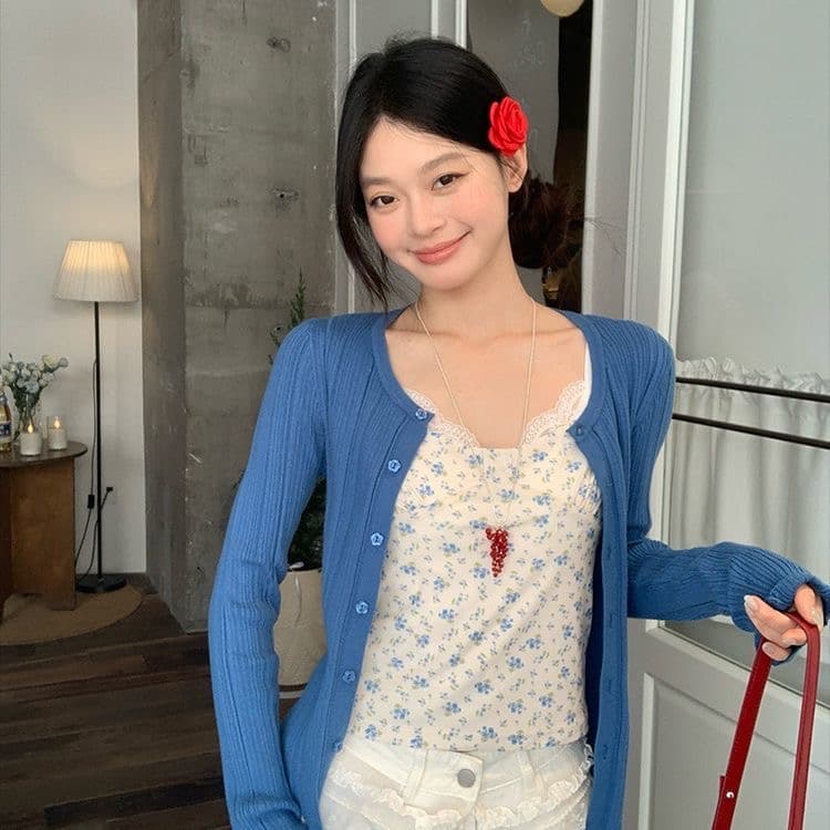 송 긍정적 인 En 파란색 작은 꽃무늬 캐미솔 여름 인사이드 가져 가라. 한 부서 몸매 가꾸기 슬림해 보이는 쇼트 스타일 아름다운 작은 맨위 상세 이미지 2