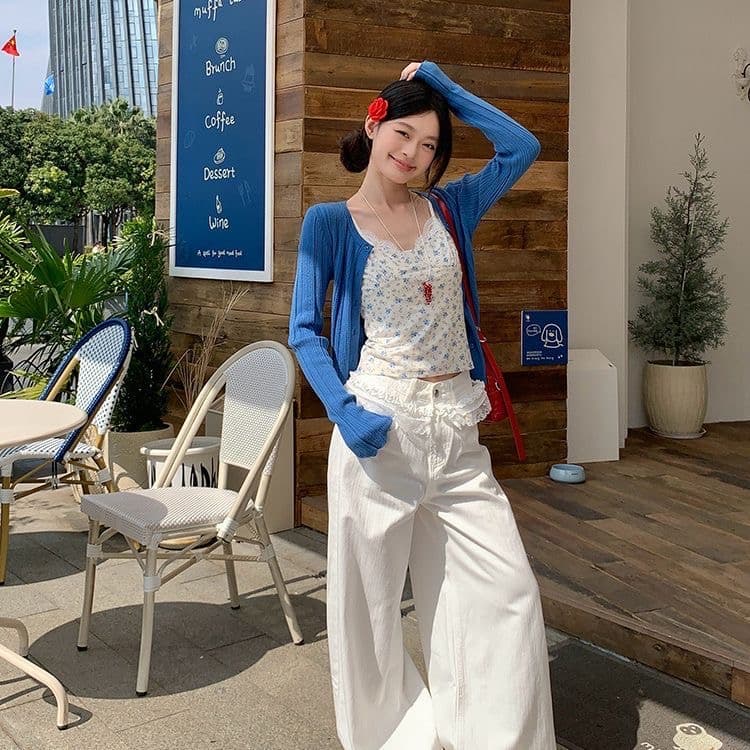 송 긍정적 인 En 파란색 작은 꽃무늬 캐미솔 여름 인사이드 가져 가라. 한 부서 몸매 가꾸기 슬림해 보이는 쇼트 스타일 아름다운 작은 맨위 상세 이미지 5
