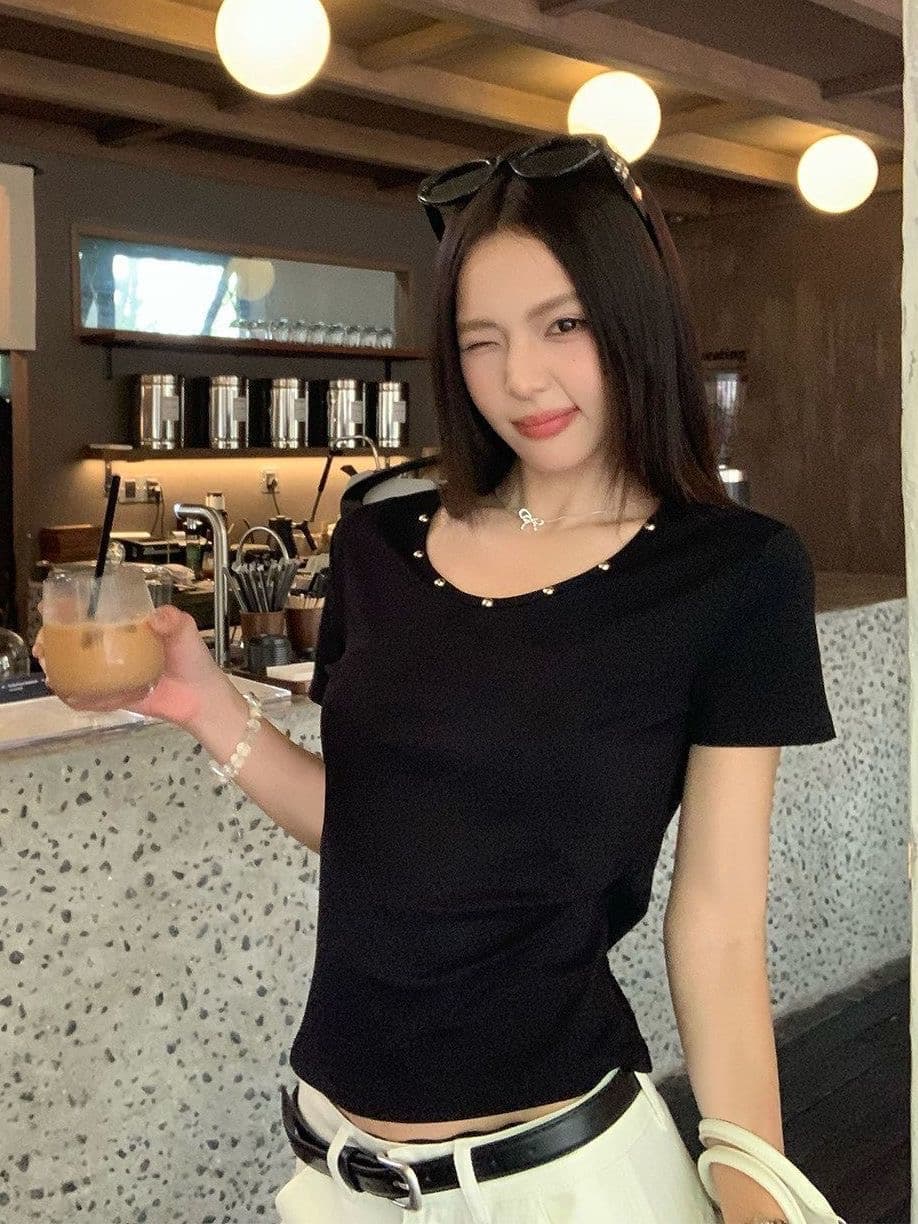 송 긍정적 인 En 화이트 라운드 넥 징 긍정적 인 어깨 반팔 티셔츠 여성 여름 한 부서 몸매 가꾸기 디자인 센스 디스플레이 얇고 작은 맨위 상세 이미지 1