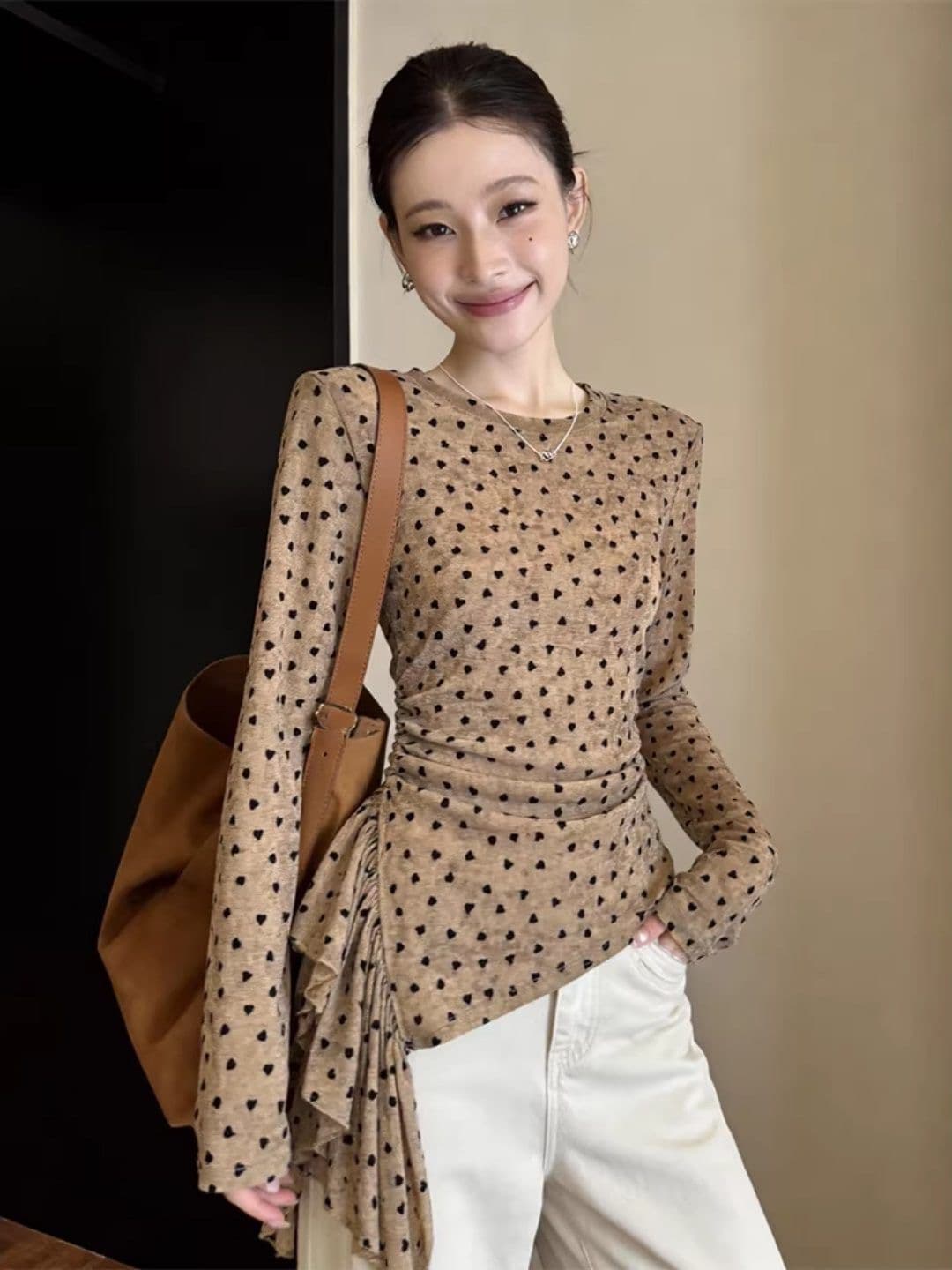 한 부서 불규칙 도트 무늬 긴팔 티셔츠 여성 봄 인사이드 가져 가라. 디자인 센스 작은 대중 고유 한 아름다운 기본 셔츠 맨위 이미지 4