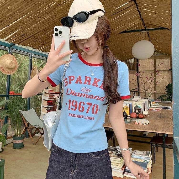 한 번 작은 짭짤한 한 부서 배색 파란색 긍정적 인 어깨 반팔 티셔츠 여성 여름 새로운 몸매 가꾸기 슬림해 보이는 디자인 센스 맨위 동정 이미지 4