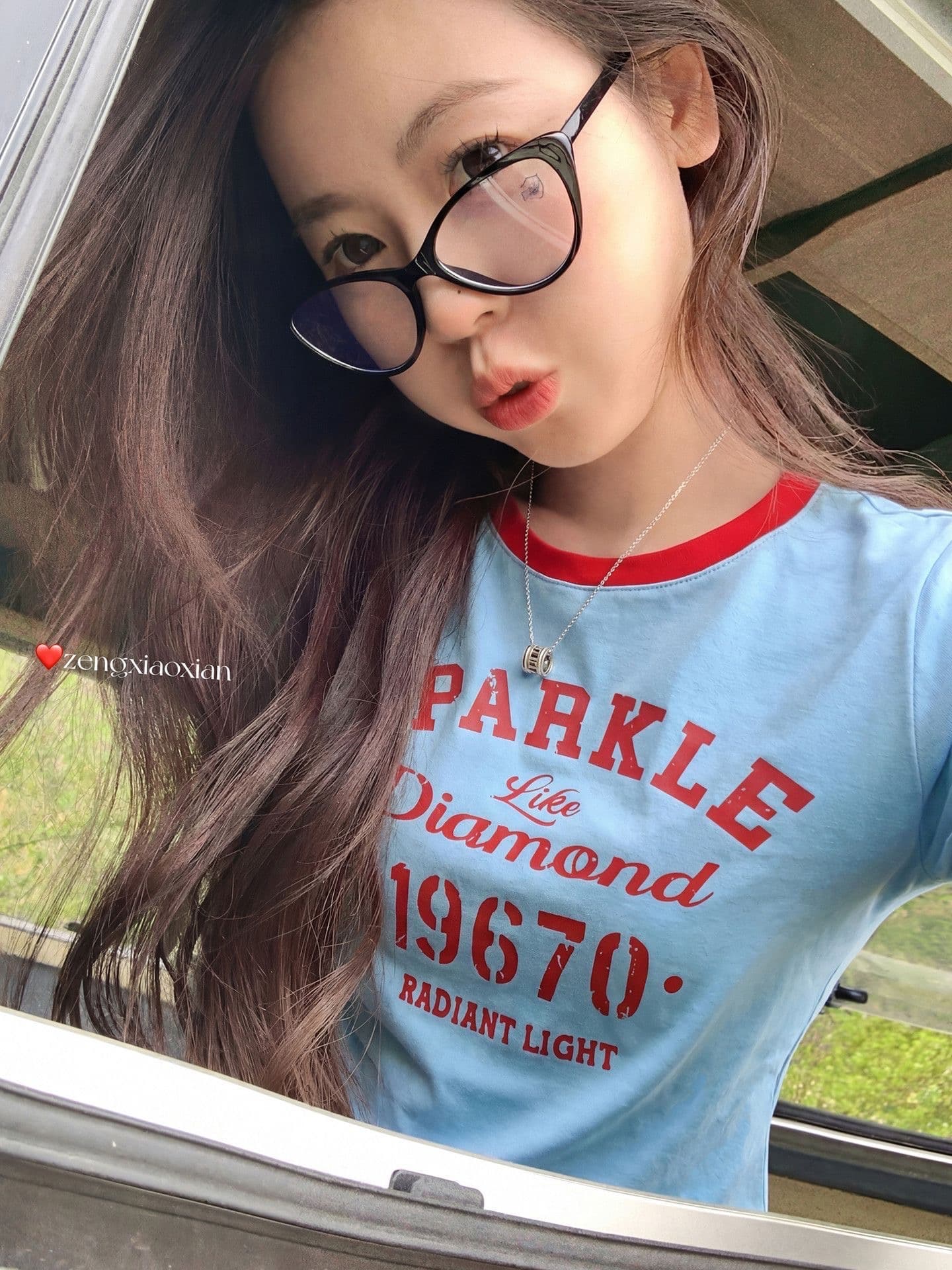 한 번 작은 짭짤한 한 부서 배색 파란색 긍정적 인 어깨 반팔 티셔츠 여성 여름 새로운 몸매 가꾸기 슬림해 보이는 디자인 센스 맨위 동정 상세 이미지 3