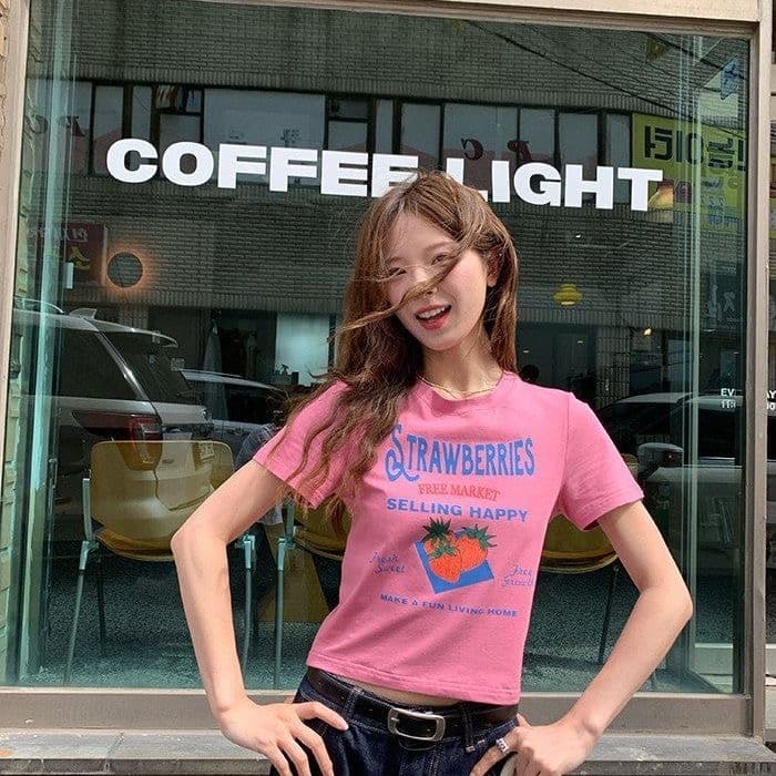 딸기 알파벳 프린트 반팔 긍정적 인 어깨 티셔츠 여성 여름 아메리칸 레트로 달콤한 핫걸 몸매 가꾸기 쇼트 스타일 다용도 맨위 이미지 3