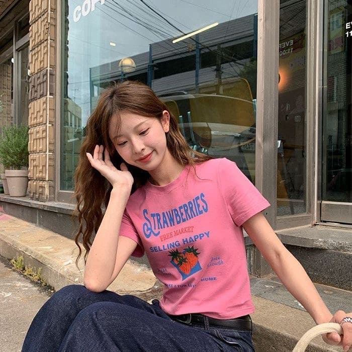 딸기 알파벳 프린트 반팔 긍정적 인 어깨 티셔츠 여성 여름 아메리칸 레트로 달콤한 핫걸 몸매 가꾸기 쇼트 스타일 다용도 맨위 상세 이미지 1