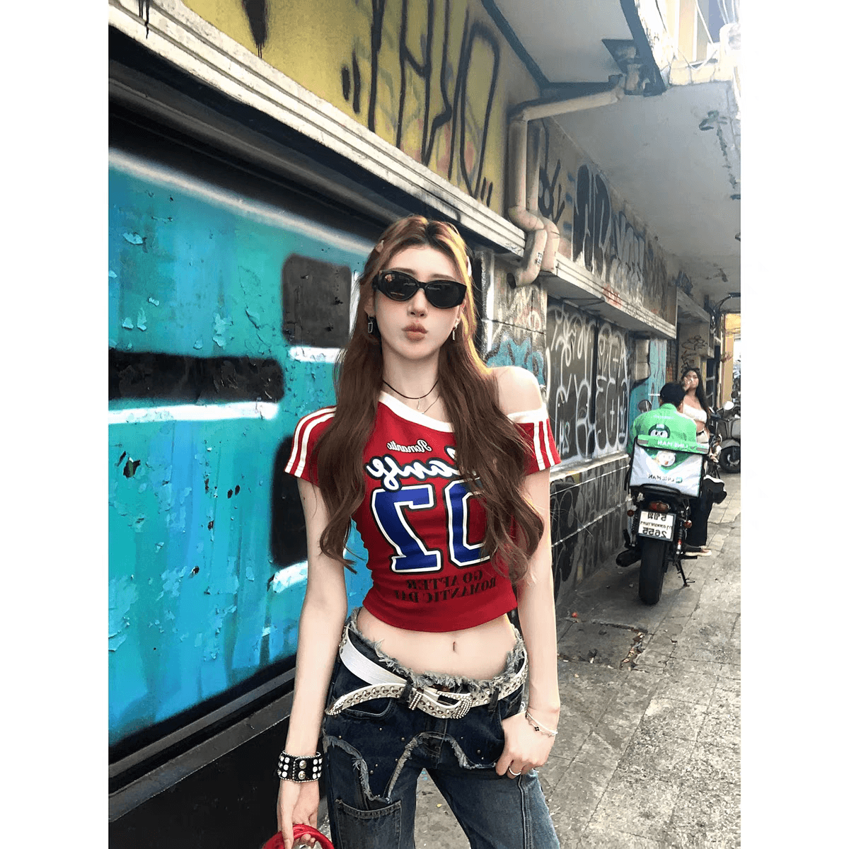 아메리칸 순수한 욕망 바람 핫걸 비스듬한 어깨 스트라이프 티셔츠 여성 여름 새로운 몸매 가꾸기 쇼트 스타일 재즈 댄스 오프숄더 맨위 여성 상세 이미지 2