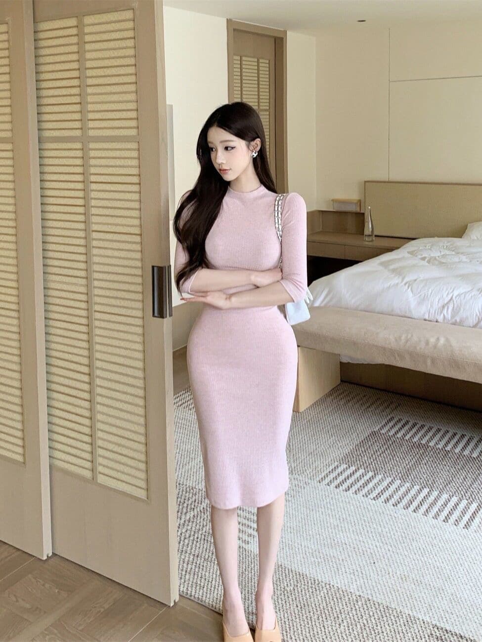 핑크색 반하이넥 니트 중간 소매 여성 드레스 여름 섹시함 순수한 욕망 아름다운 품격 몸매 가꾸기 타이트 스커트 짧은 치마 상세 이미지 2