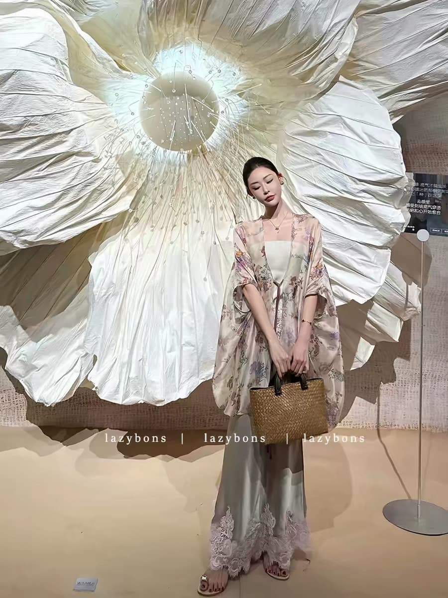 새로운 중식 국풍 세트 여성 봄 레트로 품격 새틴 튜브탑 맨위 레이스 반 스커트 프린트 오픈 가디건