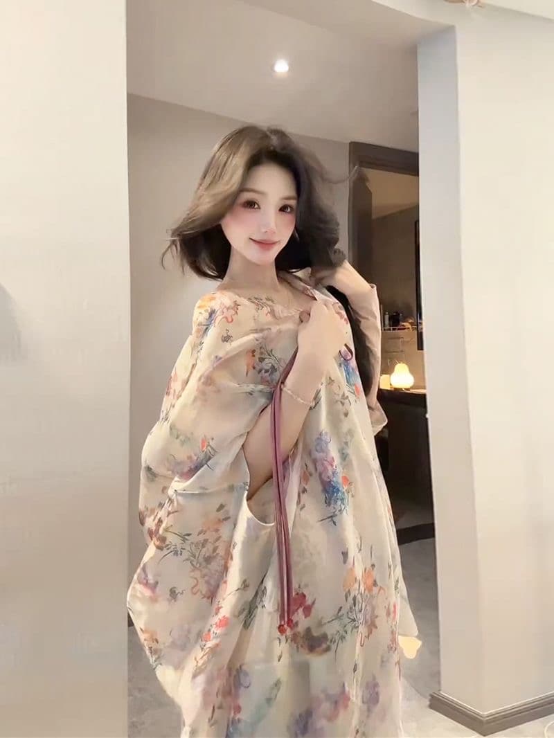 새로운 중식 국풍 세트 여성 봄 레트로 품격 새틴 튜브탑 맨위 레이스 반 스커트 프린트 오픈 가디건 이미지 4