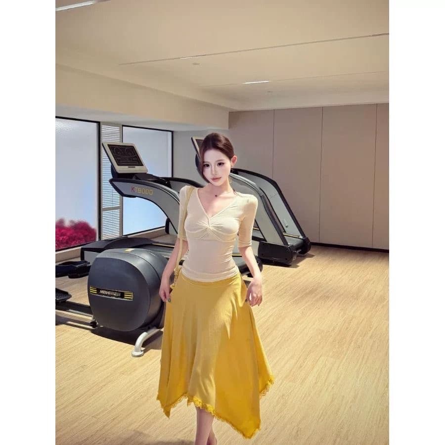 kumikumi 패션 세트 화이트 비틀림 반팔 티셔츠 여성 여름 불규칙 다용도 반신 스커트 투피스 세트 상세 이미지 1