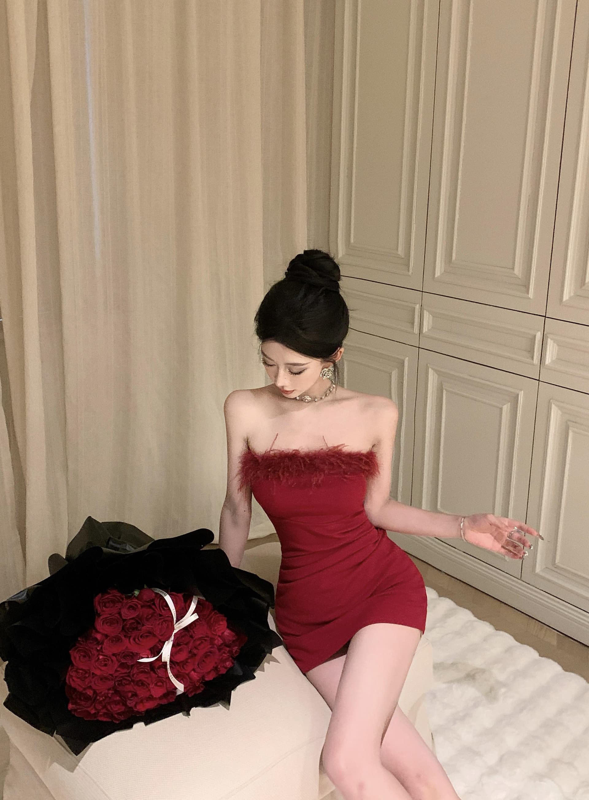 실사 털 모피 칼라 오프숄더 튜브탑 품격 슬림해 보이는 타이트 스커트 점프 슈트 미니 스커트 상세 이미지 10