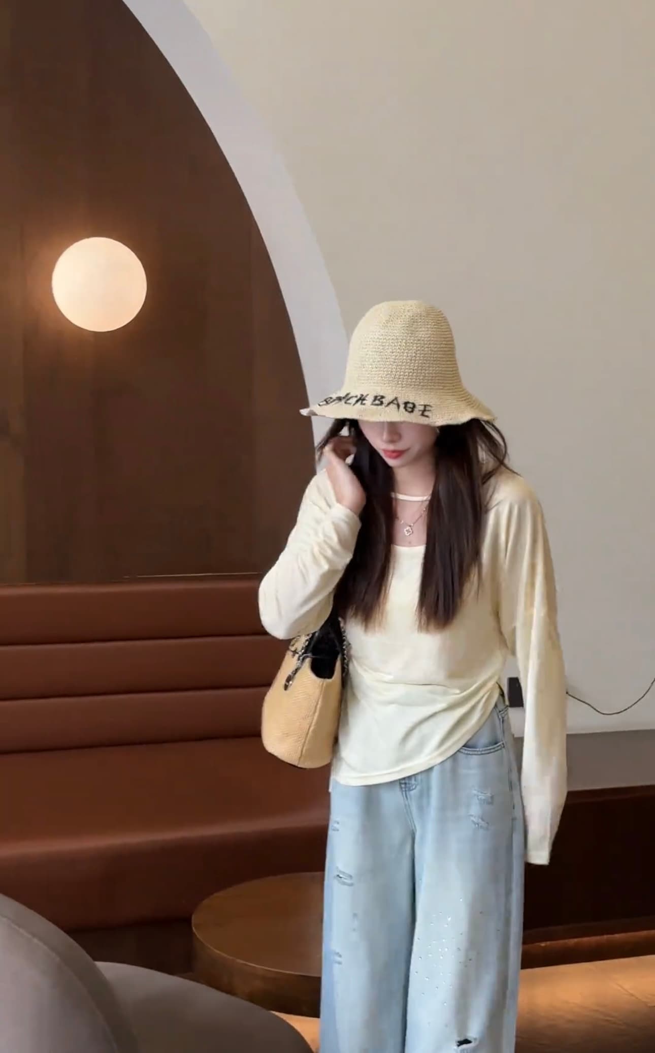 barbi siy 하트 비트 8231 여름 미니멀리즘 단색 다용도 오프숄더 허리 수축 불규칙 긴팔 티셔츠 상세 이미지 4