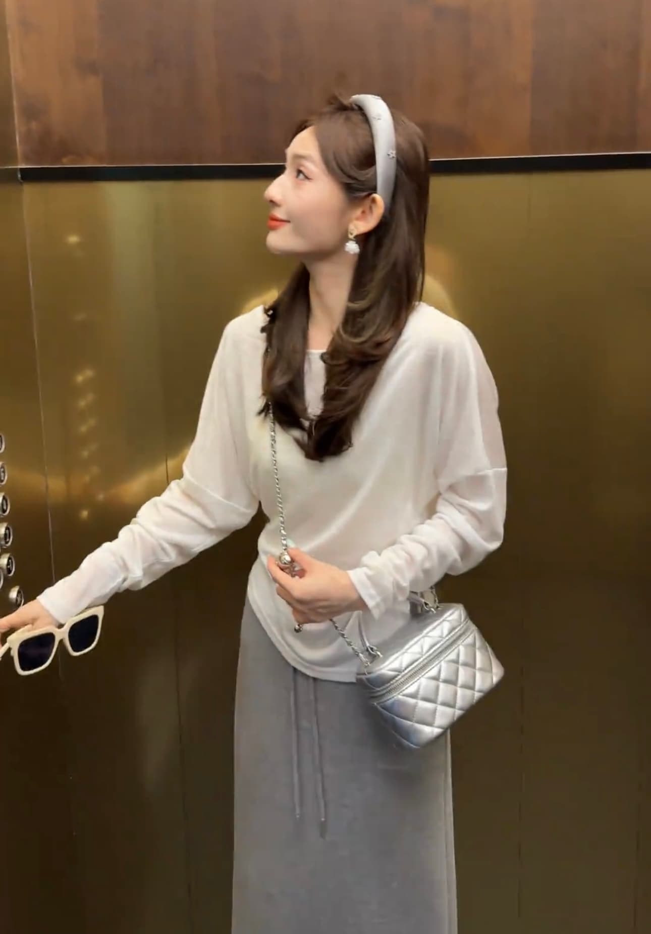 barbi jingn 하트 비트 8231 여름 미니멀리즘 단색 다용도 오프숄더 허리 수축 불규칙 치마 이미지 2