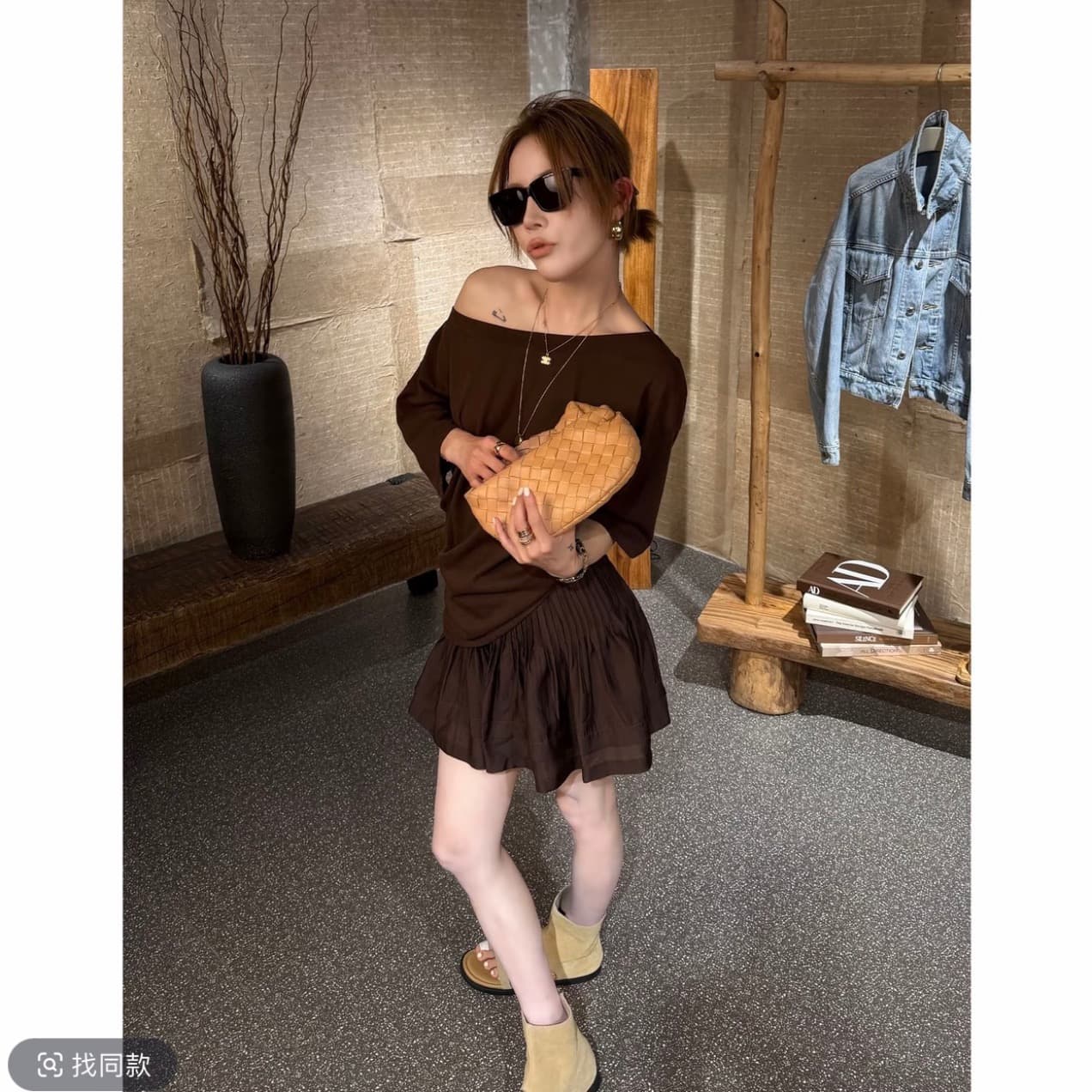 qxxl studio 여름 새로운 단색 느긋한 바람 비스듬한 어깨 반팔 티셔츠 여성 루즈핏 슬림해 보이는 이슬 미니 스커트 이미지 6