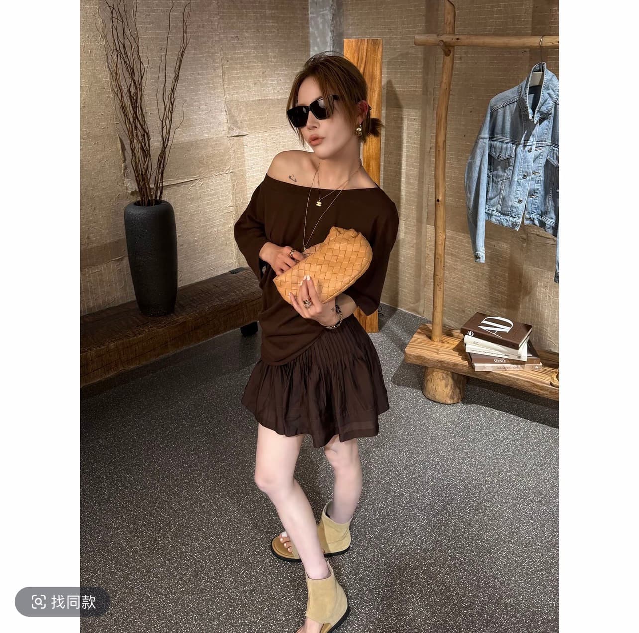 qxxl studio 여름 새로운 단색 느긋한 바람 비스듬한 어깨 반팔 티셔츠 여성 루즈핏 슬림해 보이는 이슬 미니 스커트 상세 이미지 2