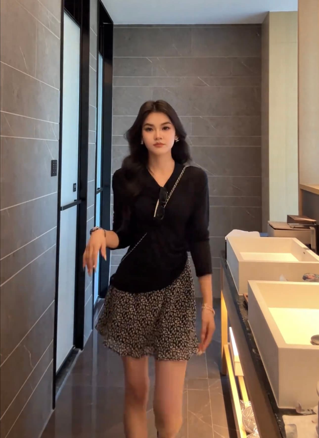 glozzzz 사람들 실크 우울한 커피 원두 프랑스식 반신 스커트 프릴 한 마디 미니 스커트 맨위 상세 이미지 3