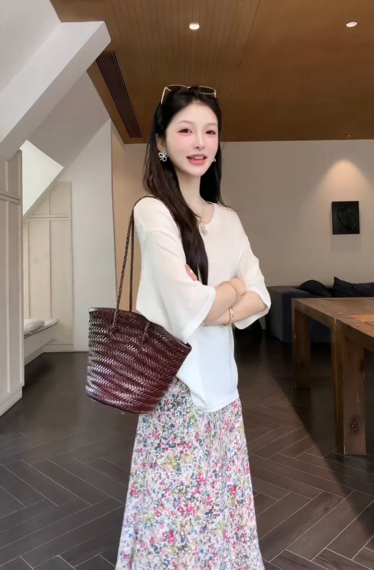 yy ・ studio 2026 여름 단색 루즈핏 느긋한 센스 비스듬한 진자 반팔 t 셔츠 yy-6 치마 상세 이미지 8
