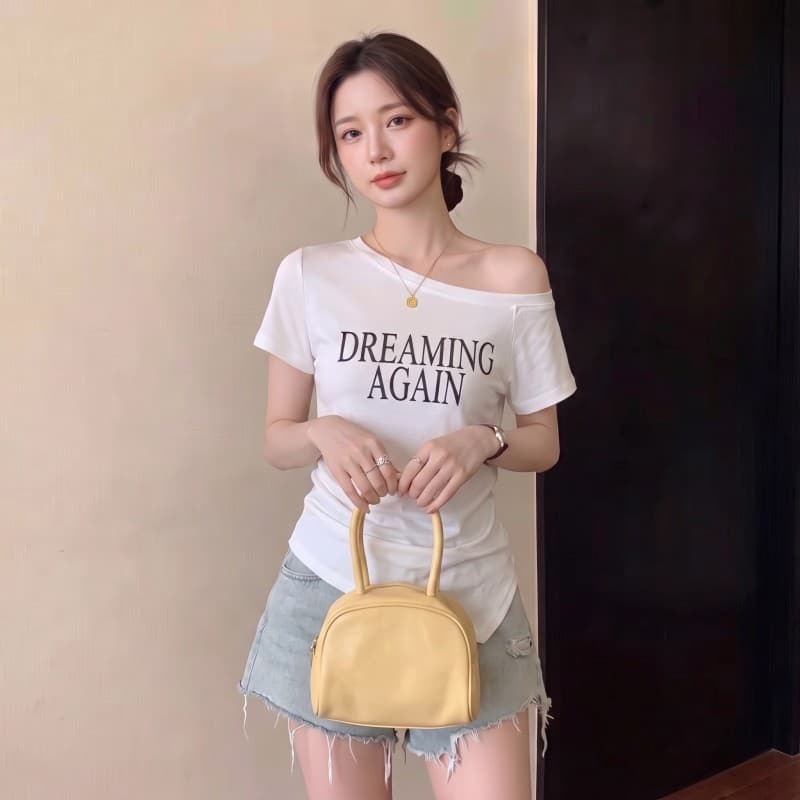실사 빅 사이즈 지방 mm 여름 새로운 심장 기계 비스듬한 칼라 오프숄더 알파벳 프린트 불규칙 밑단 반팔 티셔츠 상세 이미지 8