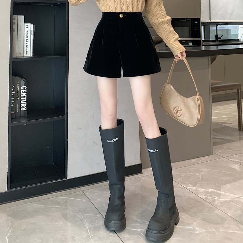실사 가을 겨울철 벨벳 반바지 여성 와이드 레그 팬츠 새로운 검정색 바지 하이웨이스트 슬림해 보이는 한 마디 외출용 캐주얼 바지 이미지 3