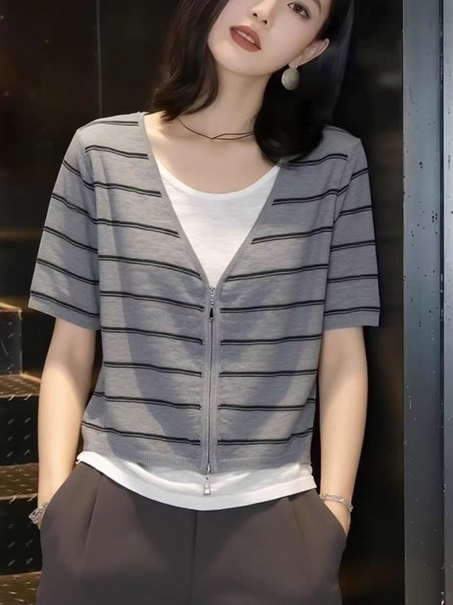 한 부서 페이크 레이어드 회색 스트라이프 반팔 니트 스웨터 여성 여름 루즈핏 캐주얼 다용도 디자인 센스 티셔츠 맨위 상세 이미지 4