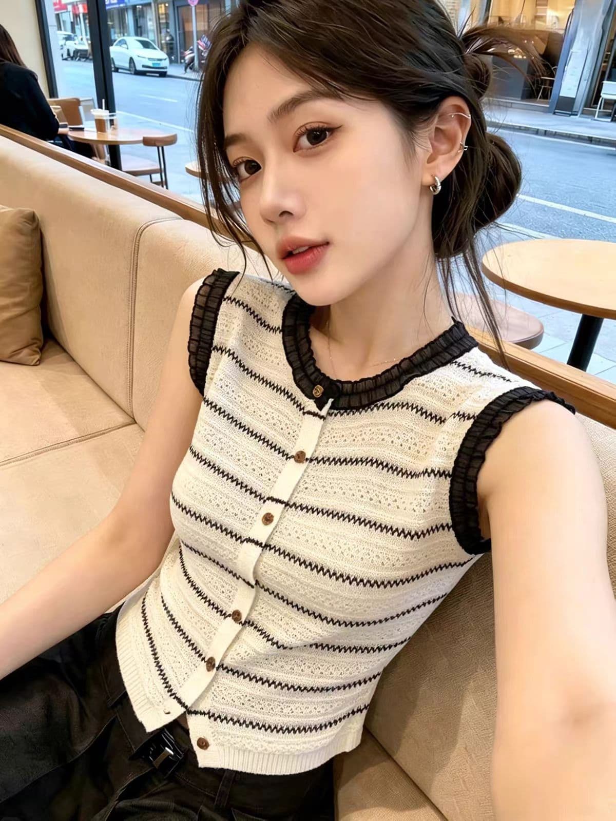 한 부서 라운드 넥 스트라이프 배색 단추 조끼 니트 오픈 가디건 여성 2026 여름 새로운 몸매 가꾸기 슬림해 보이는 맨위 트렌디 상세 이미지 1