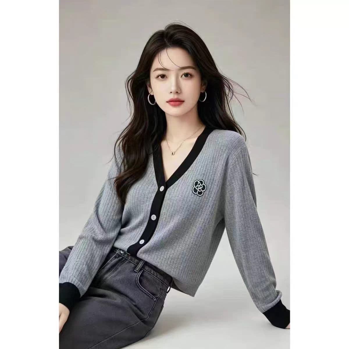 유럽 상품 고급 동백 나무 자수 V넥 니트 오픈 가디건 여성 2026 가을 새로운 슬림해 보이는 품격 긴팔 맨위 이미지 4
