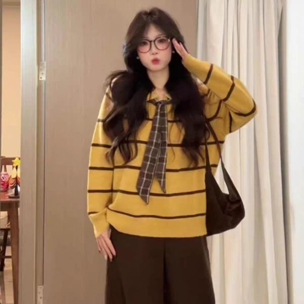 한 부서 황색 POLO 칼라 스트라이프 스웨터 여자 가을 겨울 2026 새로운 루즈핏 느긋한 바람 풀오버 니트 스웨터 맨위 이미지 5