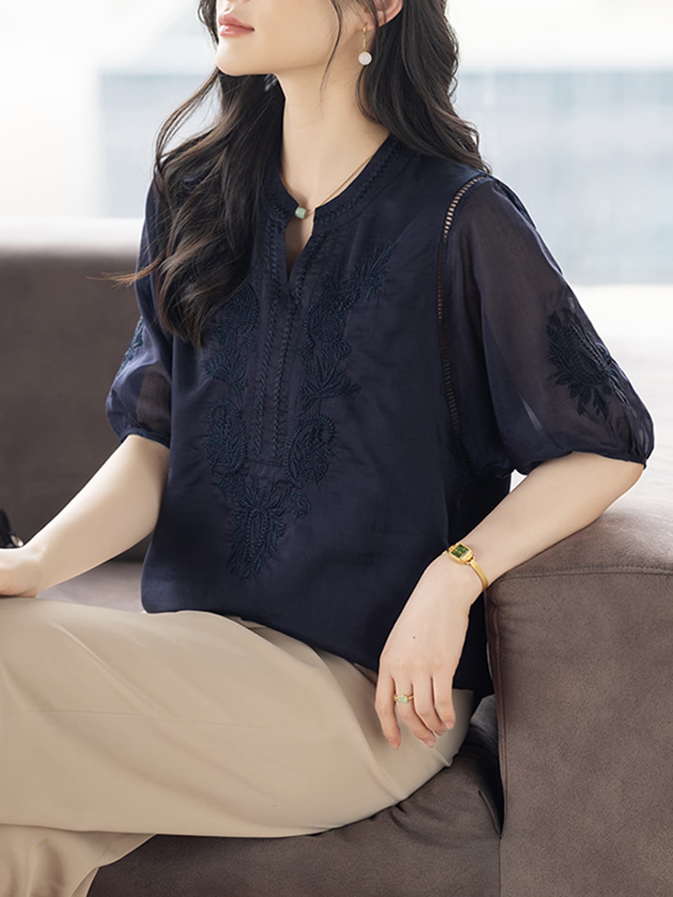 제한 가격 12+ 작은 동영상 다용도 품격 루즈핏 슬림해 보이는 라운드 넥 긴팔 여성 셔츠 작은 디자인 센스 맨위 이미지 2