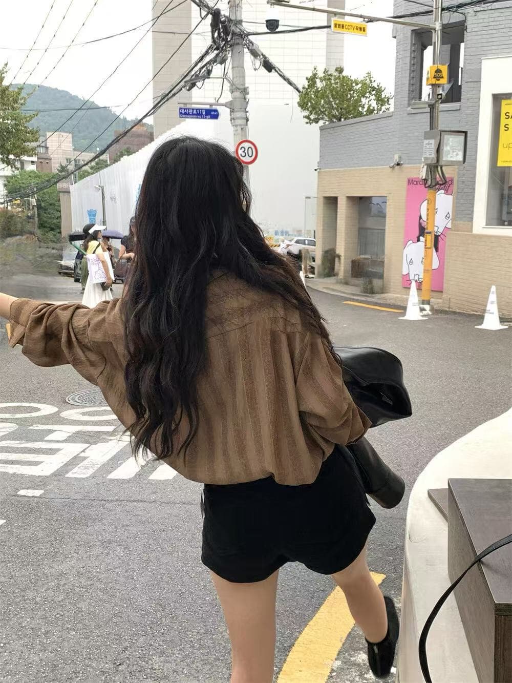 가을의 날 스타일 한 부서 품격 미니멀리즘 질감 센스 원단 루즈핏 셔츠 상세 이미지 4