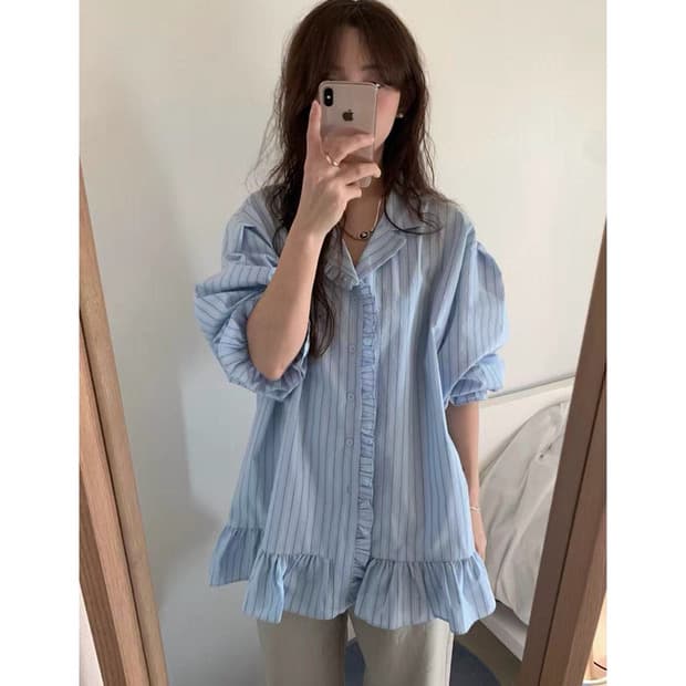 26 봄 한 부서 미니멀리즘 품격 신선함 세로 줄무늬 패치워크 프릴 폴로 칼라 셔츠 상세 이미지 3
