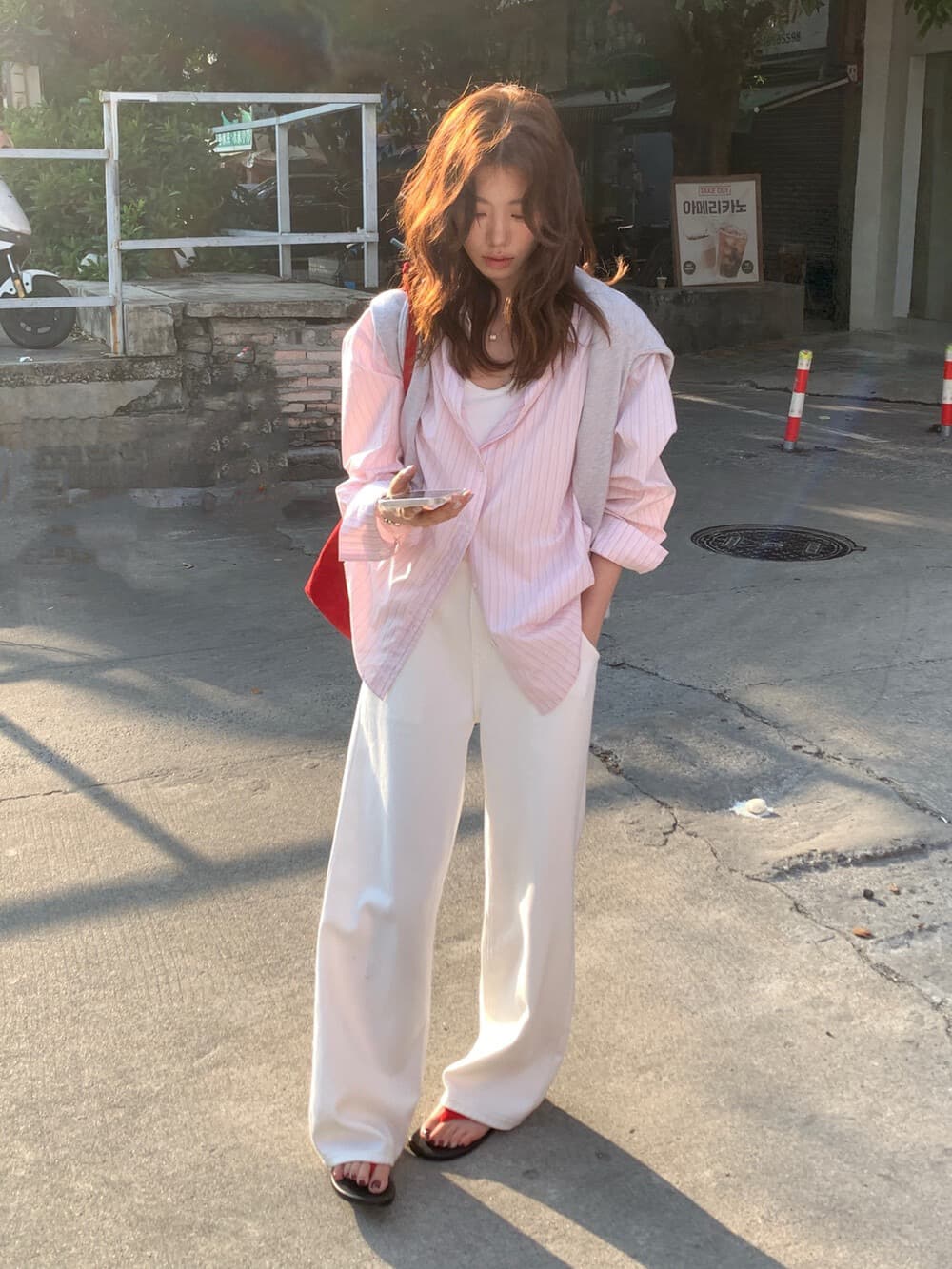 한 부서 품격 스트라이프 스택 착용 디자인 센스 루즈핏 다용도 슬림해 보이는 스트라이프 셔츠 상세 이미지 3