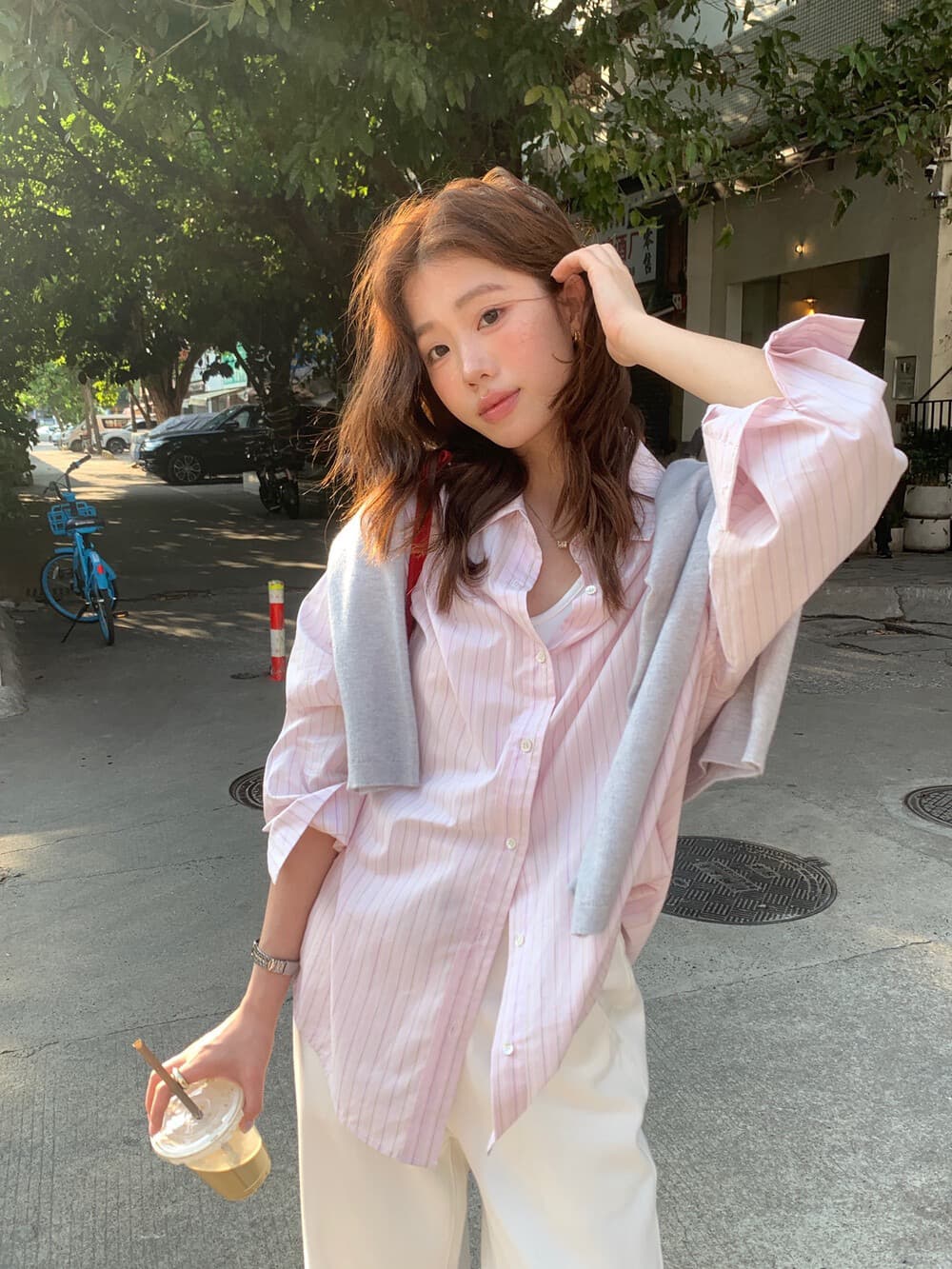 한 부서 품격 스트라이프 스택 착용 디자인 센스 루즈핏 다용도 슬림해 보이는 스트라이프 셔츠 상세 이미지 10