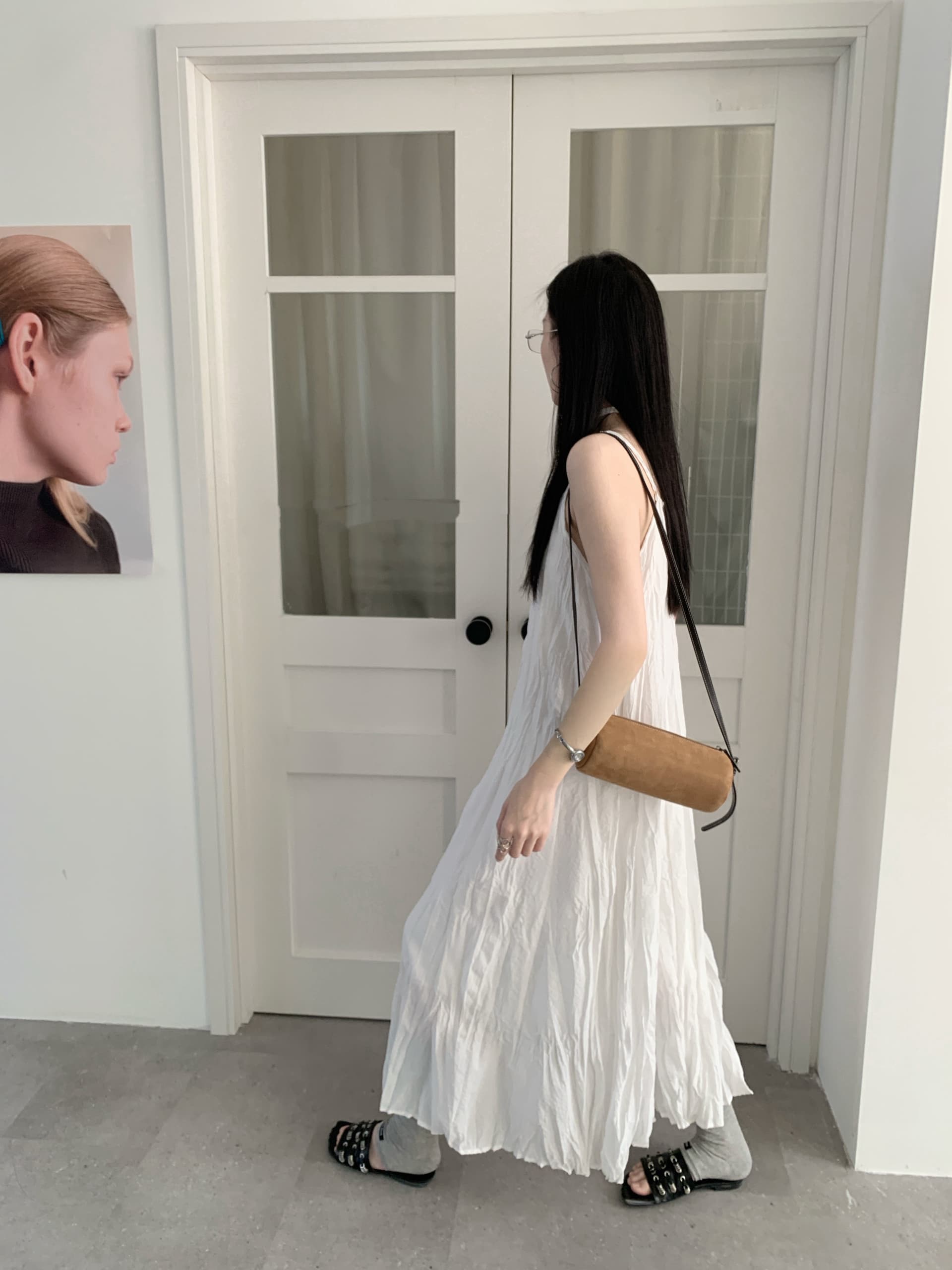있음 밖으로 한 부서 ins 바람 미니멀리즘 품격 민소매 주름 주름 원단 슬림해 보이는 드레스 상세 이미지 17