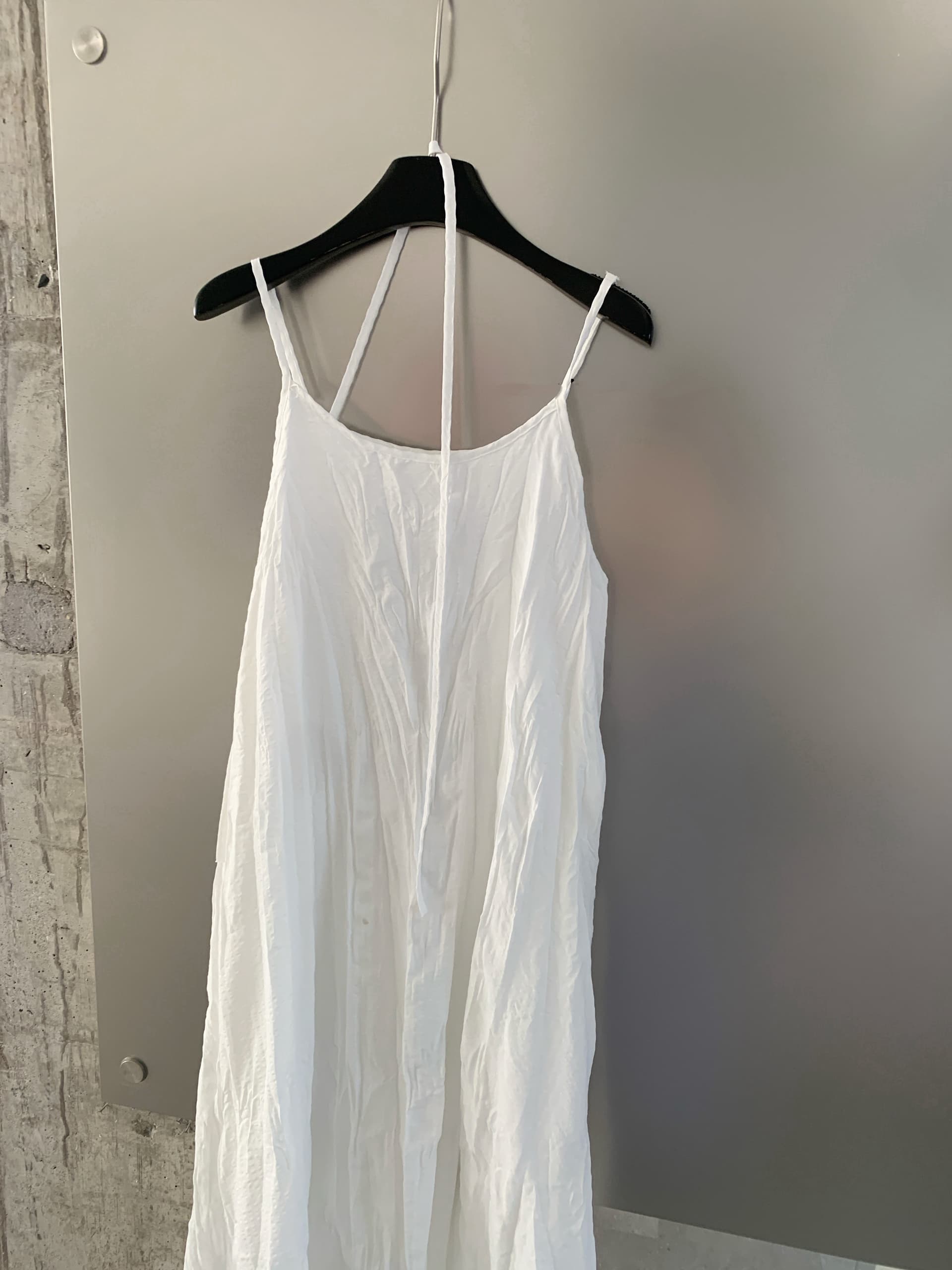 있음 밖으로 한 부서 ins 바람 미니멀리즘 품격 민소매 주름 주름 원단 슬림해 보이는 드레스 상세 이미지 25