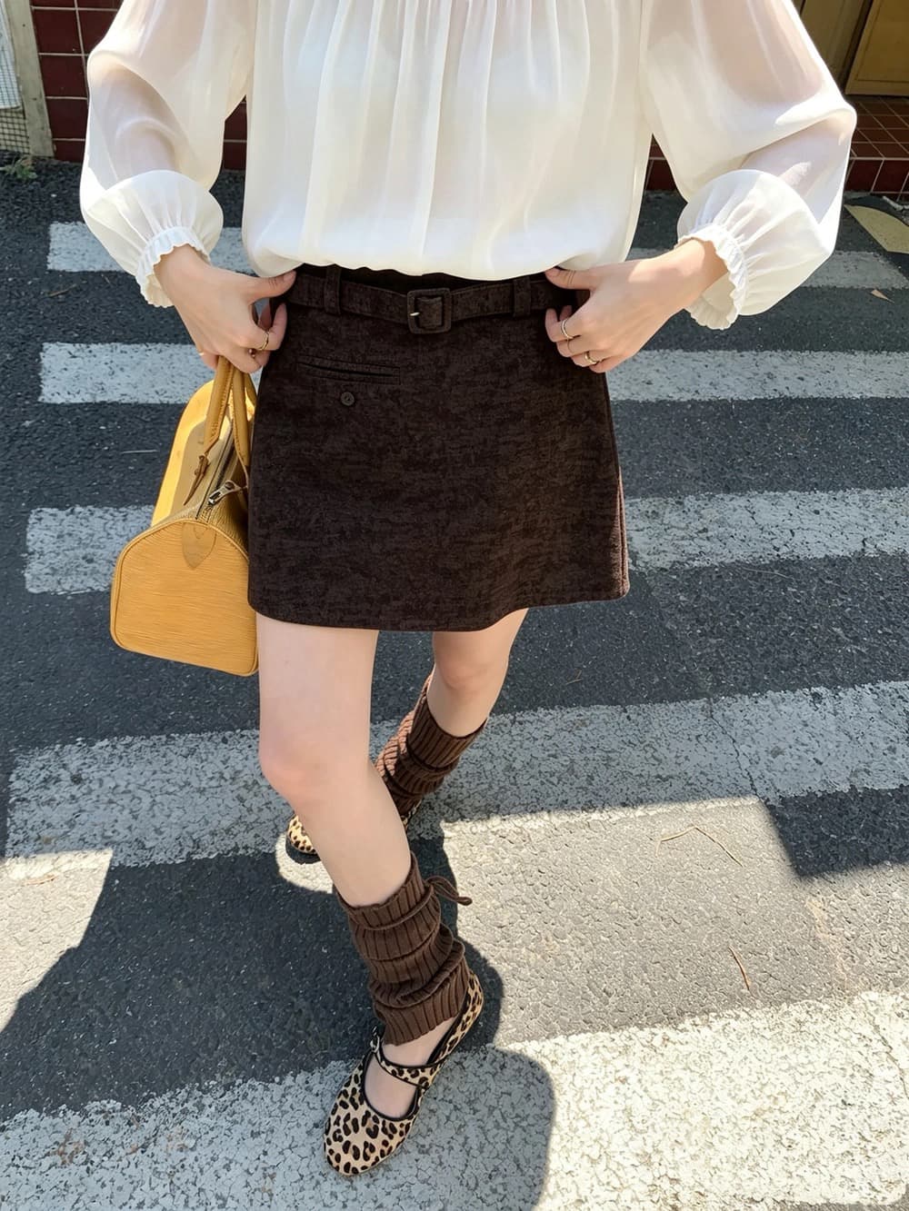 가을 켜기 새로운 있음 밖으로 한 부서 레트로 한 부서 모방 스웨이드 하이웨이스트 슬림해 보이는 한 마디 노출 방지 미니 스커트 포함 안전 바지 이미지 3