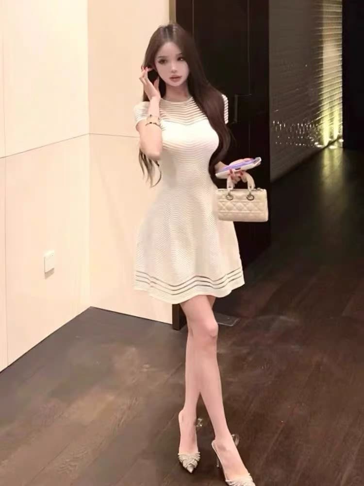 lxyg 화이트 홀로우 아웃 여성 드레스 그는 벤 바람 품격 반팔 얼음 실크 니트 꼬집기 허리 슬림해 보이는 A라인 스커트 예복 이미지 2