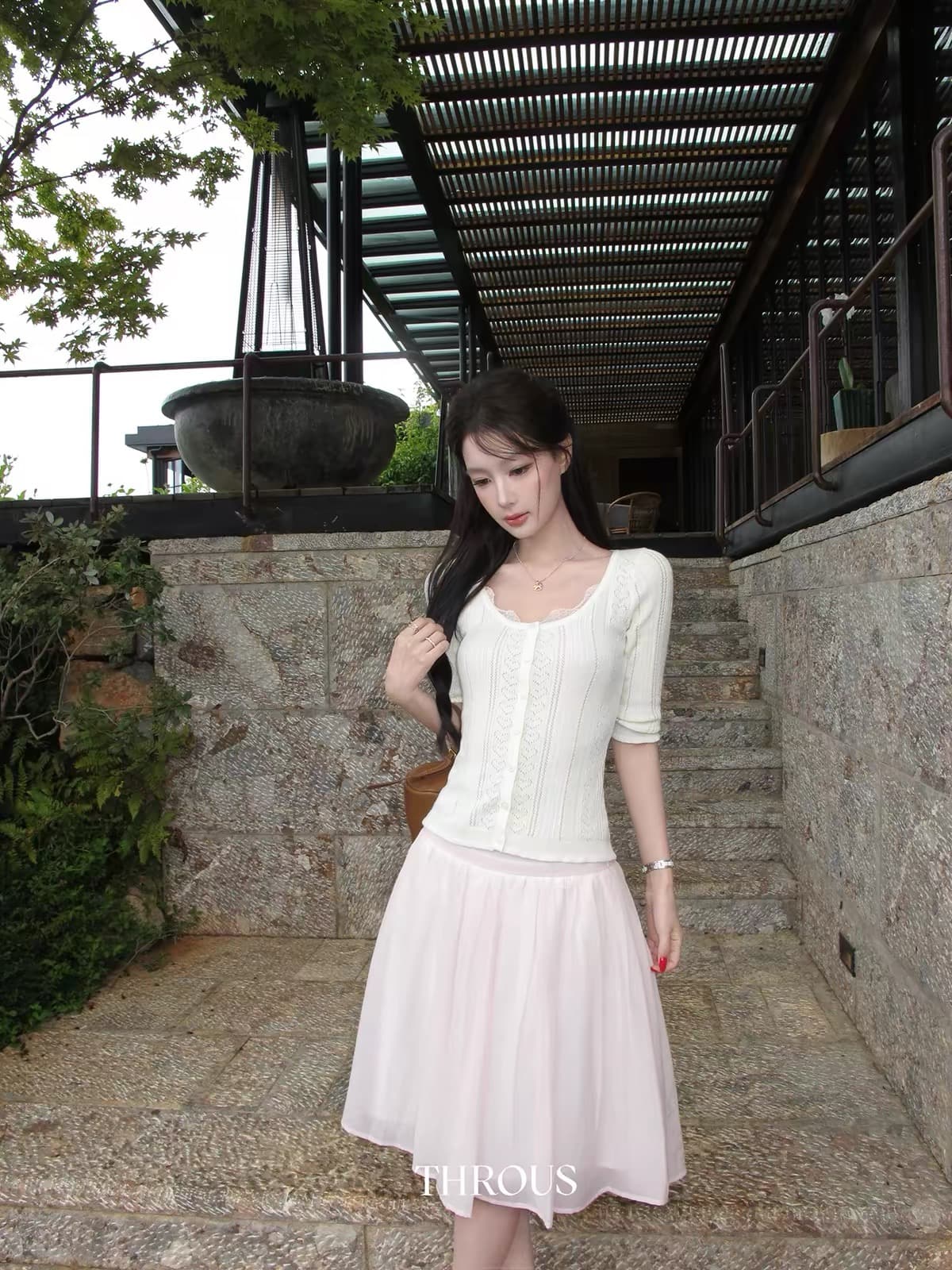 감사합니다. 아니요 고기 홀로우 아웃 얇은 스타일 반팔 니트 스웨터 여성 여름 부드러운 바람 몸매 가꾸기 슬림해 보이는 반소매 오픈 가디건 맨위 상세 이미지 5