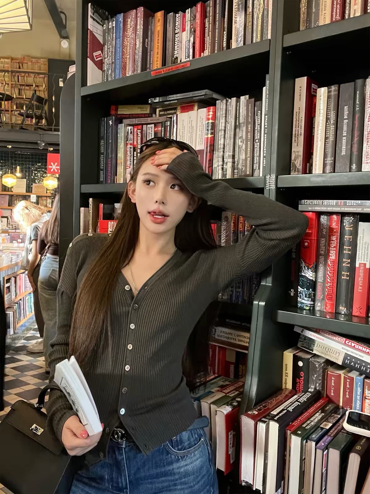 지구 Ouyang 해체 종이 셔츠 가을 사랑 다크 무거운 뽕나무 누에 실크 비대칭 긍정적 인 어깨 긴팔 니트 스웨터 이미지 3