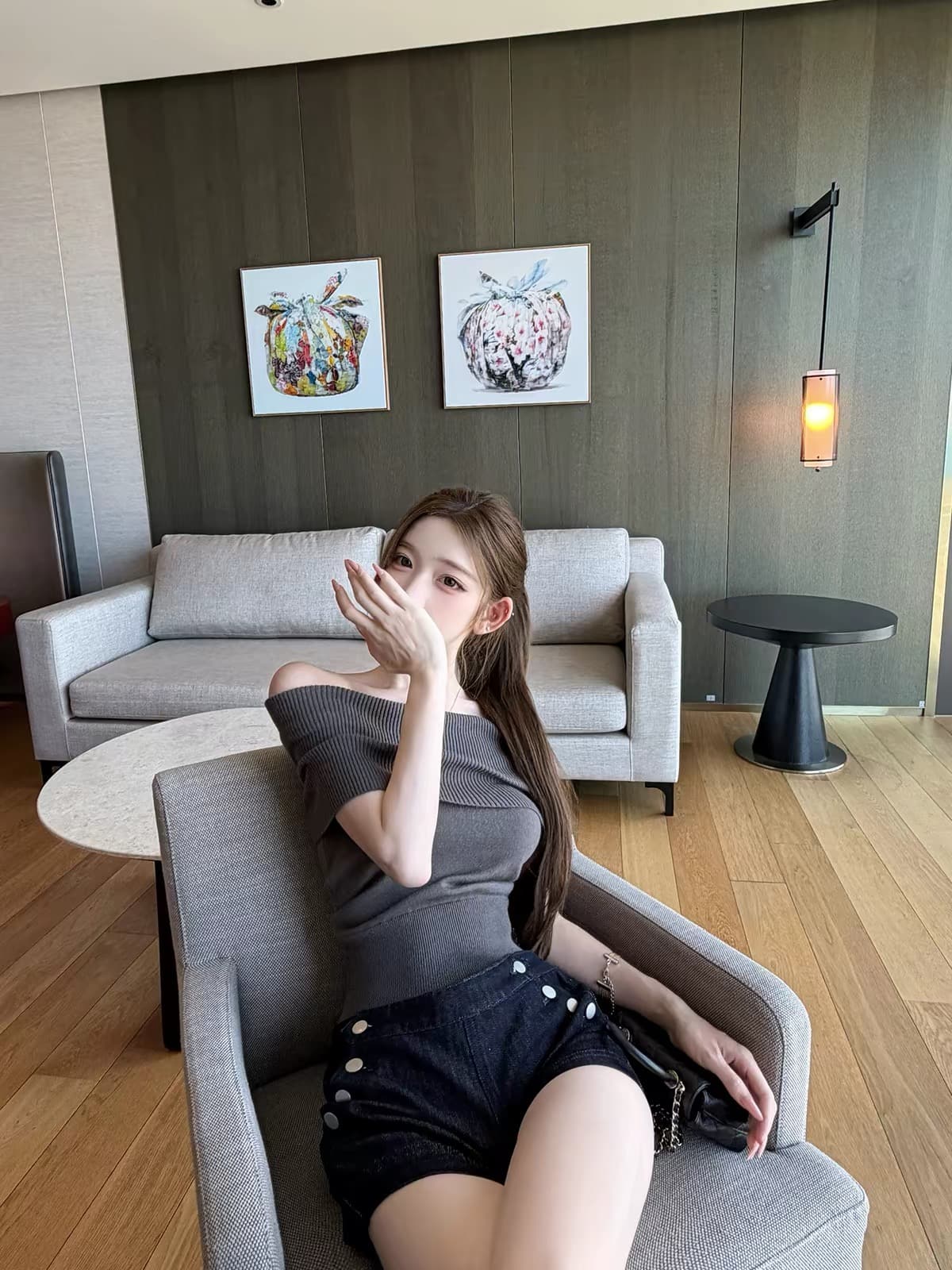 titi 작은 자매 칭탄 구멍 유럽 니켈 뒤집다 접기 오프숄더 니트 맨위 여성 말뚝 더미 칼라 민소매 조끼 이미지 4